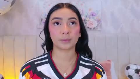 Carolina Paez online show from June 16, 12:17 pm