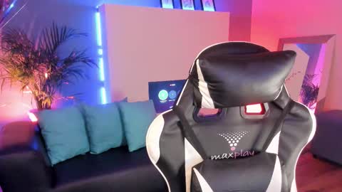    online show from September 10, 2:33 am