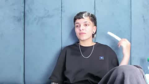 megan_thompsonn_ online show from June 19, 9:24 am