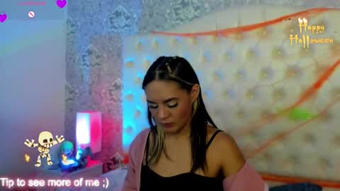 megan_tower online show from October 31, 5:50 pm