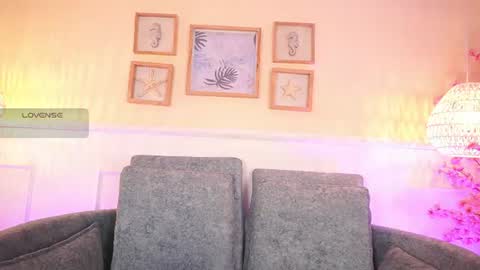 Megan Lowell online show from July 28, 11:39 am