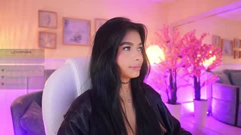 Megan Lowell online show from July 28, 7:39 pm