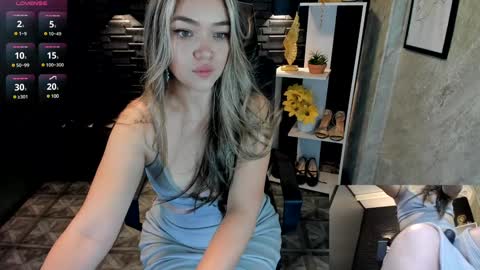 Snapshot of megann_hill chatting on January 17, 12:42 pm Megan online show from January 17, 12:42 pm