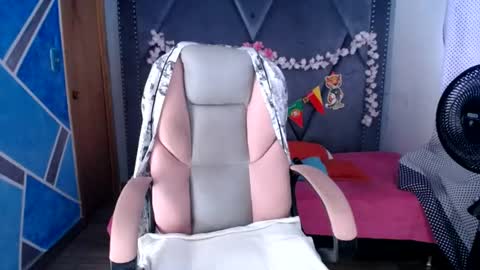 megannmilf online show from July 8, 2:52 pm