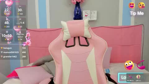 Snapshot of meganqueen2 chatting on February 12, 11:09 pm Megan Queen online show from February 12, 11:09 pm