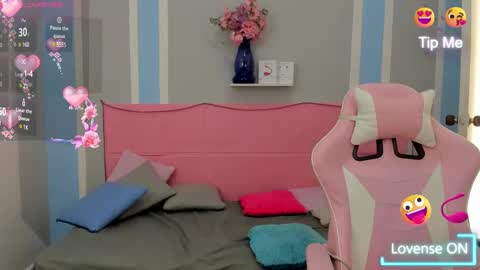 Snapshot of meganqueen2 chatting on February 20, 2:13 pm Megan Queen online show from February 20, 2:13 pm