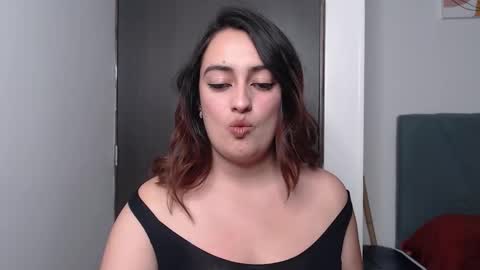 Snapshot of megansnow_ chatting on September 18, 5:28 am MEGAN online show from September 18, 5:28 am