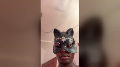 MEG online show from January 7, 9:45 am