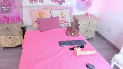 Megan online show from November 26, 11:55 am