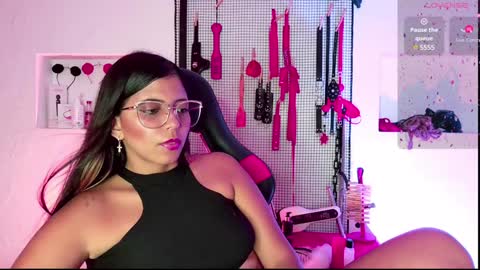 Snapshot of meggan_greey chatting on February 8, 6:44 pm Your best slave  online show from February 8, 6:44 pm