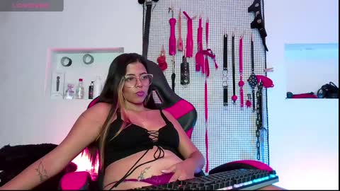 Snapshot of meggan_greey chatting on December 28, 6:29 pm Your best slave  online show from December 28, 6:29 pm