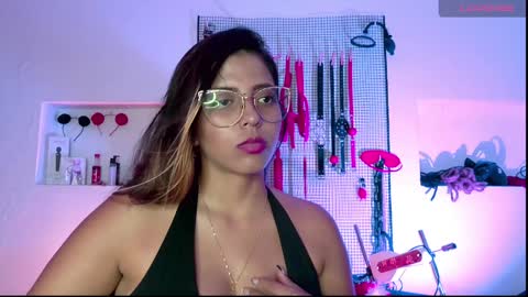 Snapshot of meggan_greey chatting on January 27, 1:59 am Your best slave  online show from January 27, 1:59 am