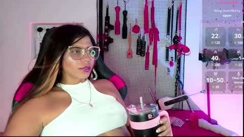 Snapshot of meggan_greey chatting on February 5, 8:46 pm Your best slave  online show from February 5, 8:46 pm