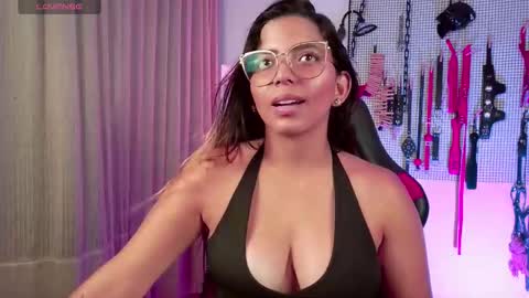 Snapshot of meggan_greey chatting on September 17, 9:13 pm Your best slave  online show from September 17, 9:13 pm