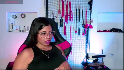 Snapshot of meggan_greey chatting on January 5, 4:59 pm Your best slave  online show from January 5, 4:59 pm