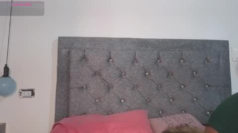 Meghan  online show from December 22, 8:01 pm