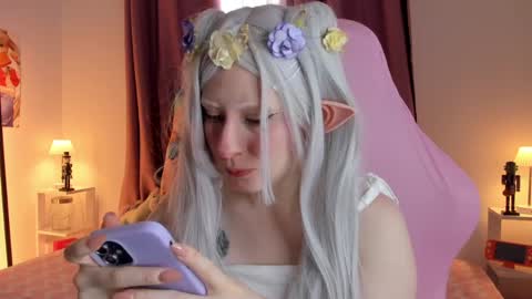 Mei  online show from October 22, 9:31 pm