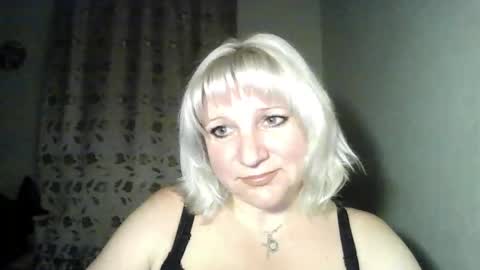 Snapshot of meilomawesa chatting on October 19, 9:28 pm MeilomaWesa online show from October 19, 9:28 pm
