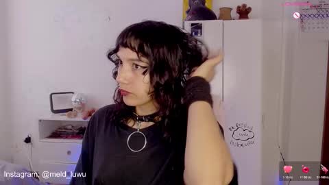 Melissa  -  -  Please help me to reach 100 thumbs up online show from January 11, 9:31 pm