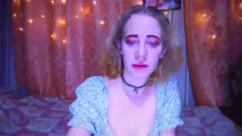 Mel Mellie online show from December 17, 9:05 pm