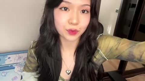 Snapshot of melana_love chatting on March 5, 10:22 am Melana online show from March 5, 10:22 am