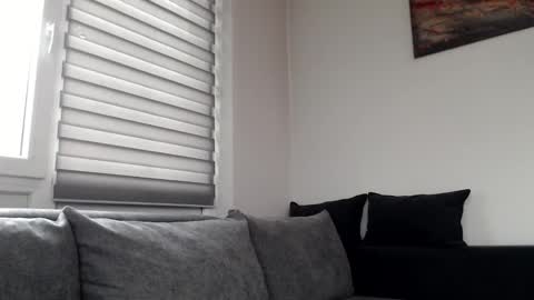 Snapshot of melani_a chatting on December 7, 10:56 am Melania online show from December 7, 10:56 am