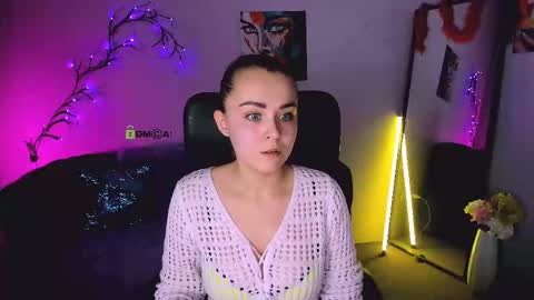 melani_bumm online show from December 4, 1:35 pm