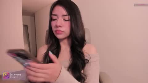 Melanie online show from November 22, 3:48 pm