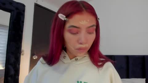 Melanie roux  online show from April 17, 12:29 pm