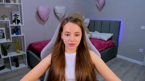 MelanieAlves online show from March 25, 2:53 pm