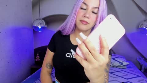 Melanie Roux online show from January 22, 11:56 am