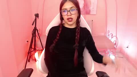 melek_zandobal online show from October 22, 8:36 pm