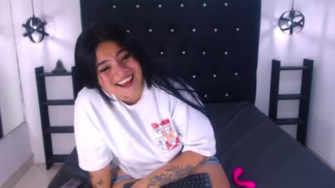 Snapshot of meli_blad chatting on February 24, 7:41 pm meli_blad online show from February 24, 7:41 pm