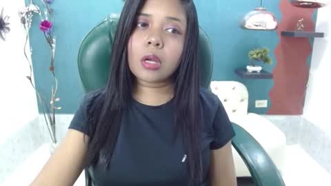 Snapshot of melika_sweet chatting on January 20, 5:37 pm eli online show from January 20, 5:37 pm