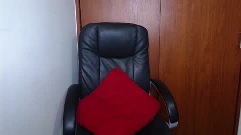Snapshot of melika_sweet chatting on September 16, 6:16 pm eli online show from September 16, 6:16 pm