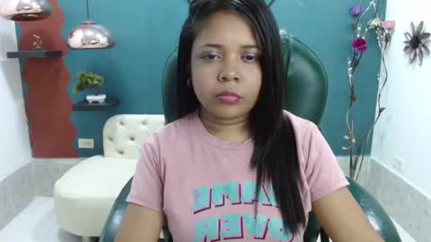 Snapshot of melika_sweet chatting on January 21, 5:41 pm eli online show from January 21, 5:41 pm