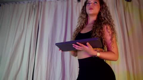 MelinaSmith  online show from June 5, 12:04 am