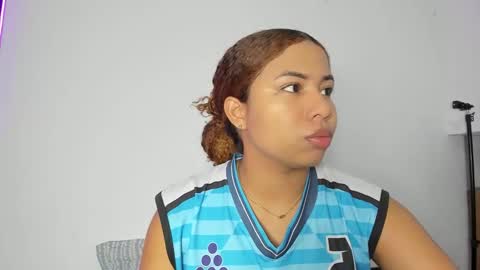 M E L I N A  online show from March 28, 8:52 pm