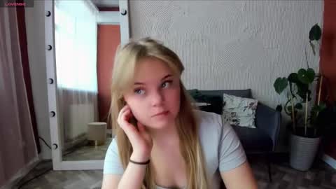 Sophia online show from October 6, 10:32 am