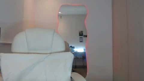 Lau   online show from September 17, 2:42 am