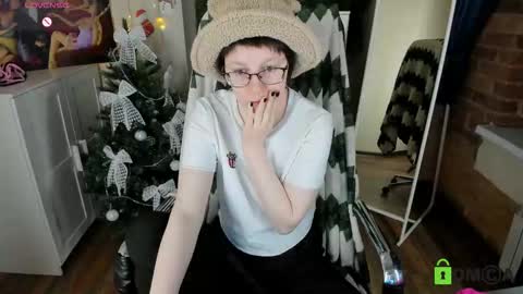 Melissa online show from December 19, 10:02 pm