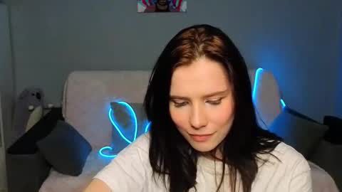 mellhyees online show from March 1, 6:40 pm