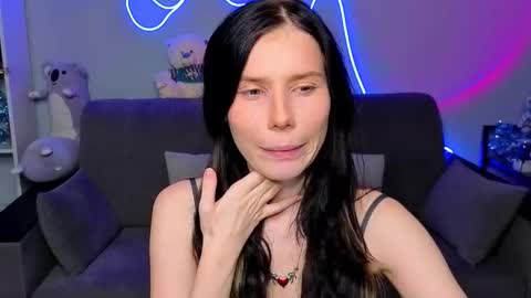 mellhyees online show from January 11, 5:51 pm