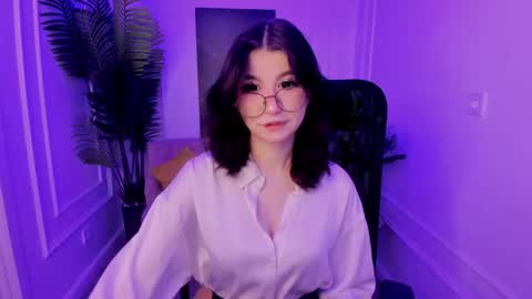 mellsawertyq online show from November 3, 7:40 pm