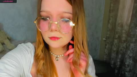 Snapshot of melmooon chatting on February 1, 1:09 pm MelMooon online show from February 1, 1:09 pm