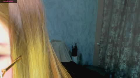 Snapshot of melmooon chatting on January 25, 6:21 pm MelMooon online show from January 25, 6:21 pm