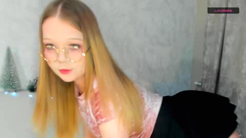 Snapshot of melmooon chatting on January 9, 2:40 pm MelMooon online show from January 9, 2:40 pm