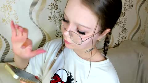 Snapshot of melmooon chatting on September 21, 8:07 pm MelMooon online show from September 21, 8:07 pm