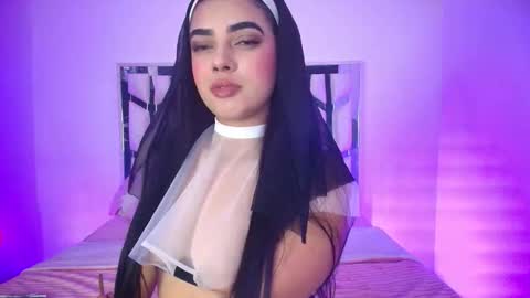 Snapshot of melody__77 chatting on October 19, 5:20 am online show from October 19, 5:20 am