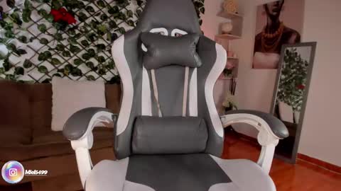 melody_cute10 online show from March 8, 1:44 pm